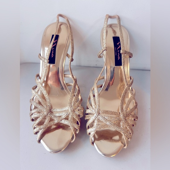 EUC Women’s Nina Size 9 Leather Gold Platform Shoes - Picture 1 of 10